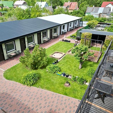 Guesthouse Maenniku Pärnu Exteriör bild
