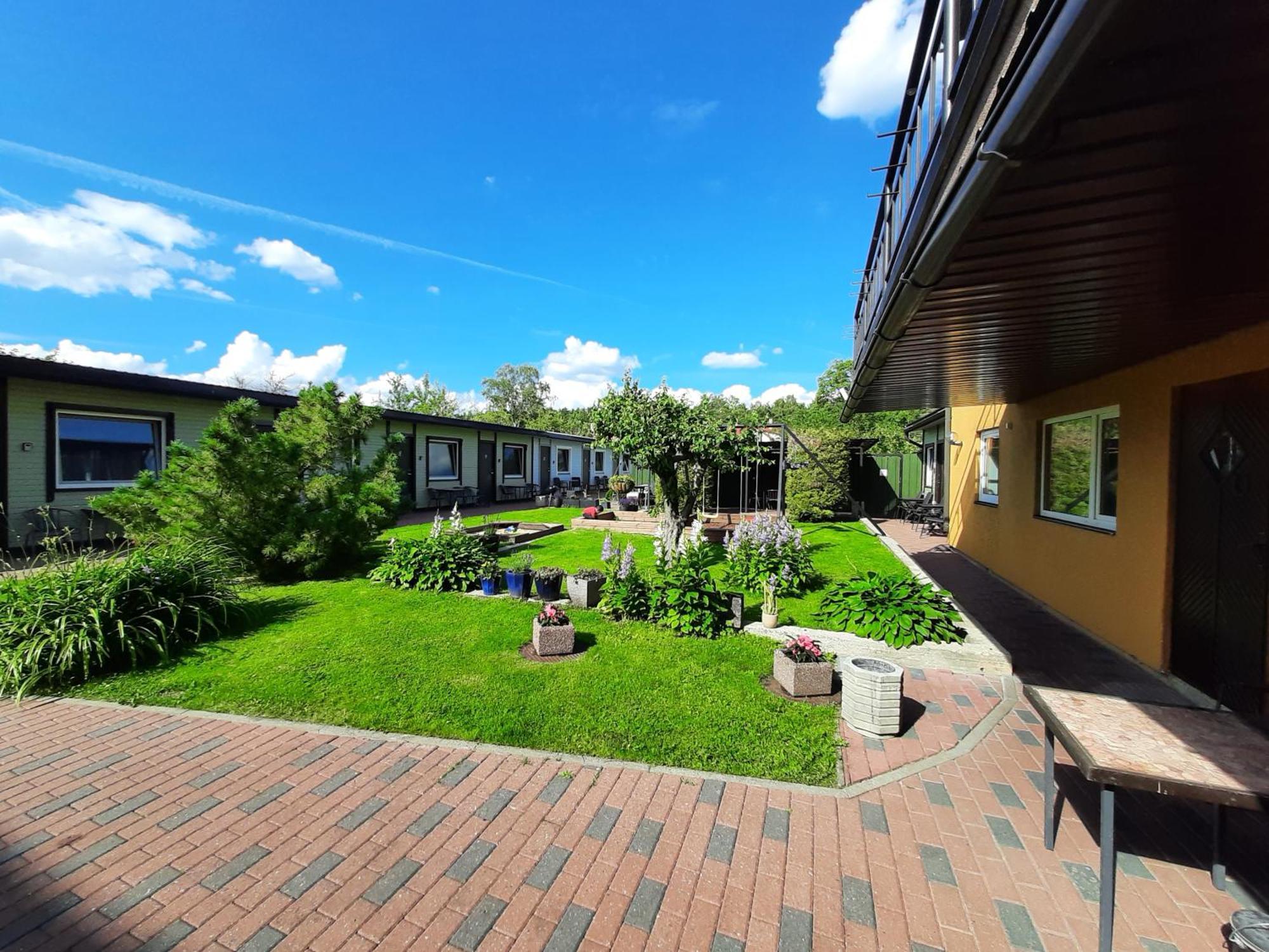 Guesthouse Maenniku Pärnu Exteriör bild