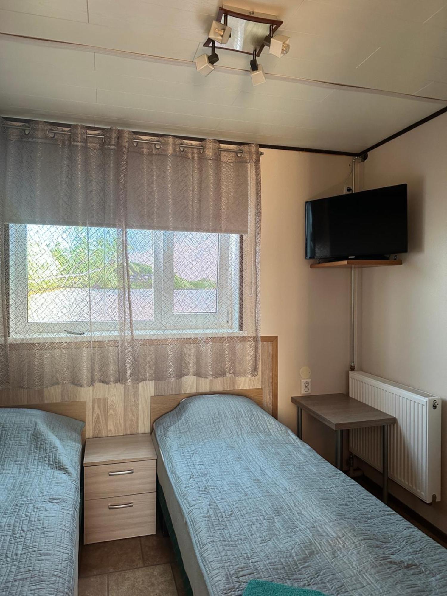 Guesthouse Maenniku Pärnu Exteriör bild