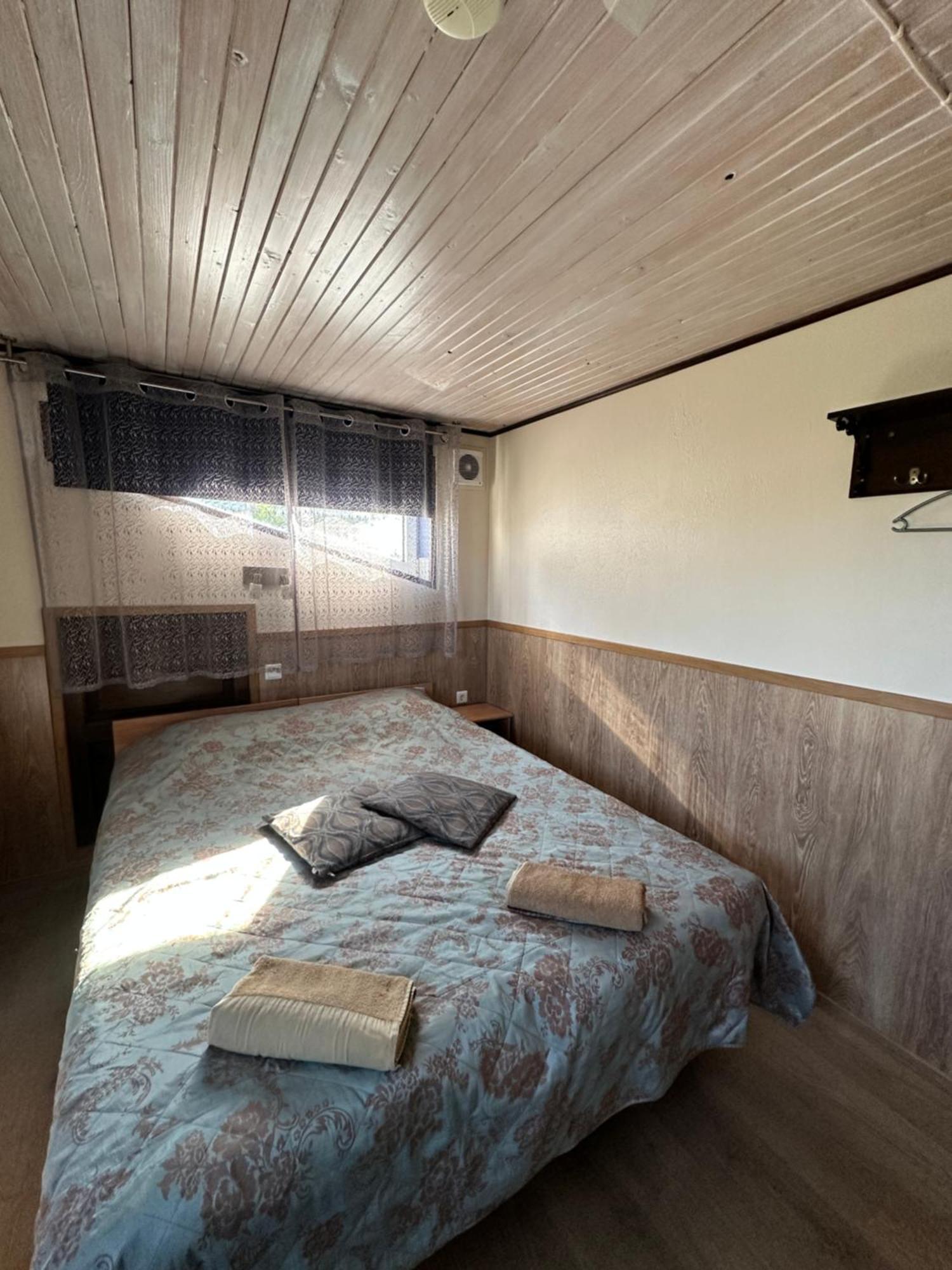 Guesthouse Maenniku Pärnu Exteriör bild