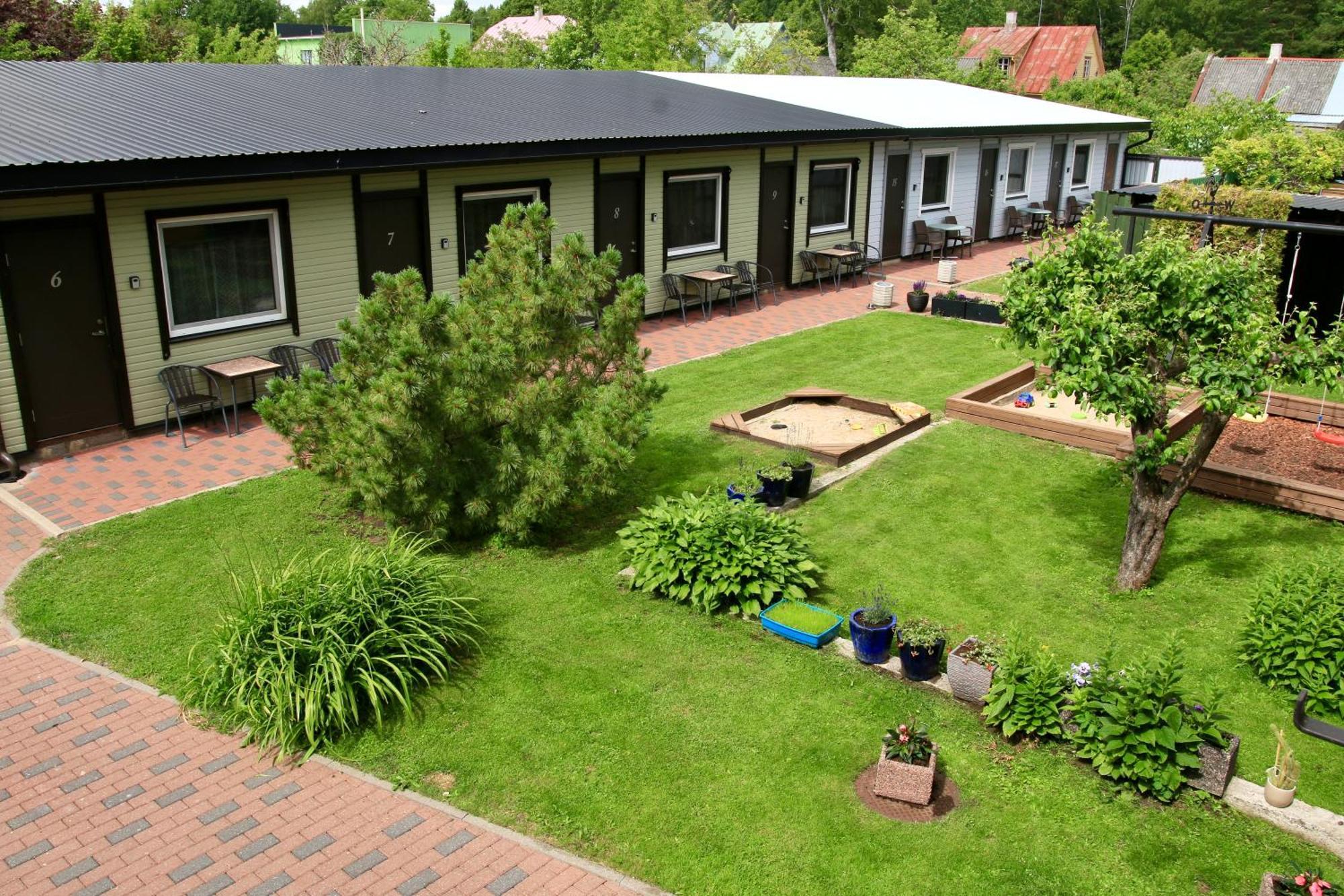 Guesthouse Maenniku Pärnu Exteriör bild