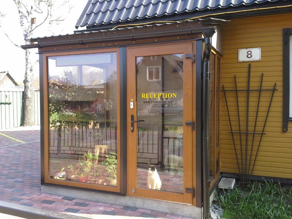 Guesthouse Maenniku Pärnu Exteriör bild